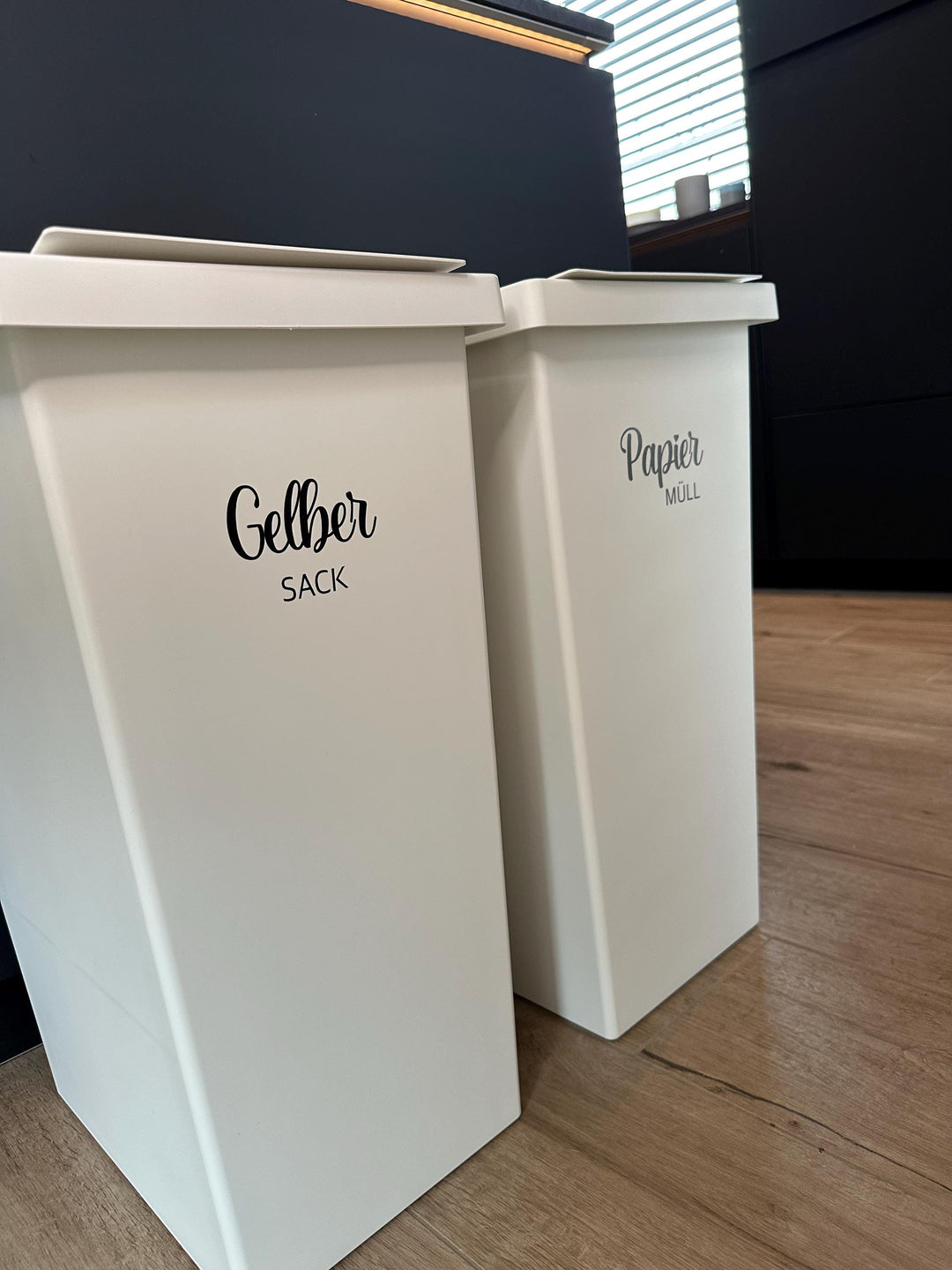 gelber sack mülltrennung auf mülleimer ikea